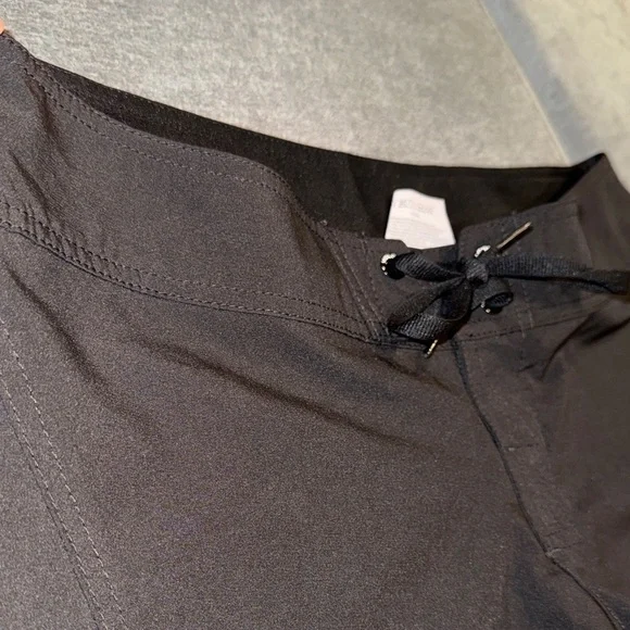 VOLCOM-SIMPLY SOLID 5 BOARDSHORT - BLACK Size 9 - Picture 11 of 13